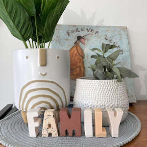 Furniture: Concrete word - Family