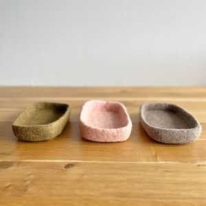 Furniture: Felt Dish