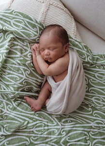 Pepi Baby: Taurikura Wrap - Green Ngahere