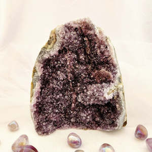 Amethyst Standing Cluster (assorted. approx. 18.1x17.4cm)