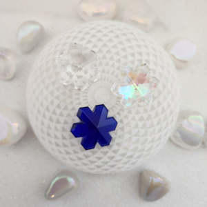 Snowflake Prism Assorted (approx. 2.2cm diameter)