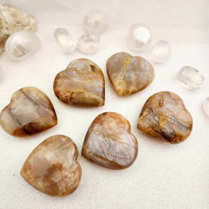 Caramel Moonstone Heart w. Beautiful Flash (assorted. approx. 4-4.5x4-4.5cm)