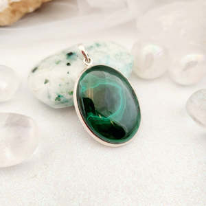 Jewellery Other Accessories: Malachite Oval Pendant (sterling silver)