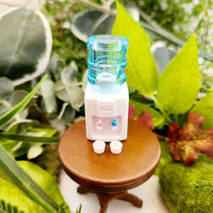 Mystical Magical: Water Cooler for Fairy/Dolls House (incl. 2 tiny cups. approx. 5.2x2.3cm)