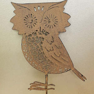 Woodland Grotto: Rustic Owl Garden Stake (metal. approx. 36x20cm)