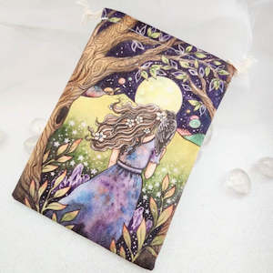 Girl w. Raven Drawstring Bag for Oracle/Tarot Cards and other Gorgeousness (approx. 18x13cm)