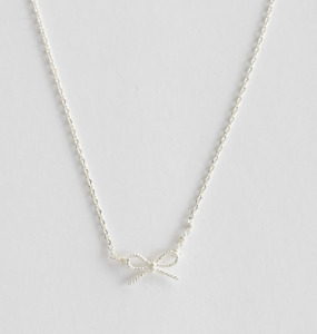 Bow necklace