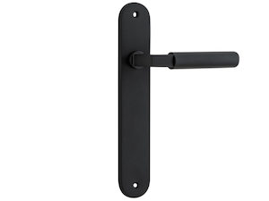 Hardware - domestic: Bankston Brunswick Nero Passage Handle On Oval Backplate