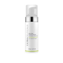 Beauty salon: Ultra Clear Foaming Cleanser