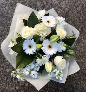 Florist: Classic white