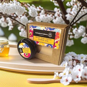 Manuka Honey Scented Soap & Lip Balm COMBO