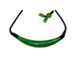 JADE PENDANT CURVE 68mm