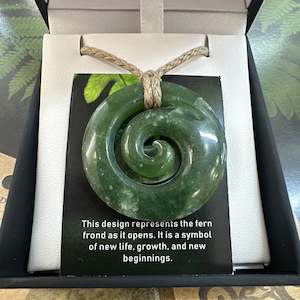 Te Wahi Pounamu Closed Circle Koru Pendant