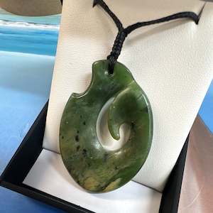 Pounamu: Te Wahi Pounamu Oval Koru Pendant