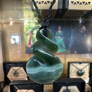 Te Wahi Pounamu Double Pikorua