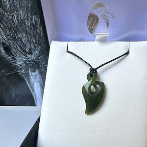 Pounamu: Pepi Pikorua Single Twist small