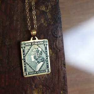 Little Taonga: Wahine – 1935 Pictorial Stamp Necklace