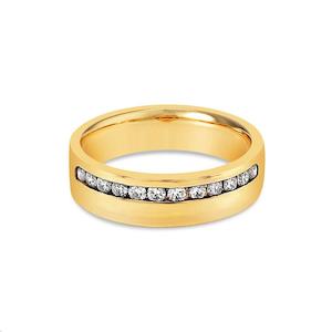 9k Yellow Gold & Diamond Band Anniversary Ring