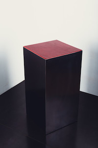 Side Table / Red leather top DELAGE Furniture