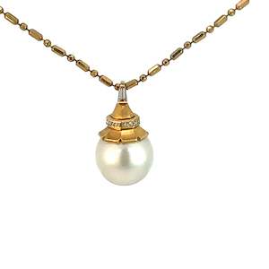 South Sea Pearl Diamond Drop Pendant Necklace in 18ct Yellow Gold