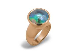 Cupola: Luminescent Pāua Pearl Ring, Red Gold