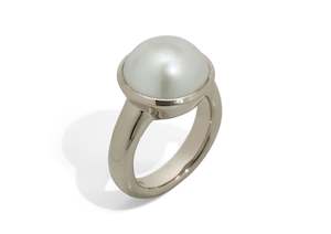 Cupola: Iridescent Mabe Pearl Ring, White Gold & Platinum