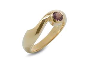 Waves: JW184 Gemstone Ring, Yellow Gold