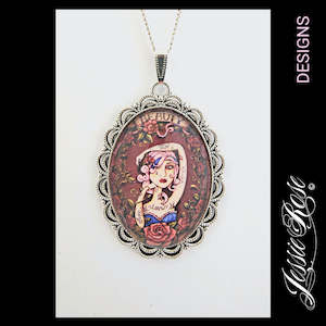 Beauty - 'Ornate' Pendant (silver)