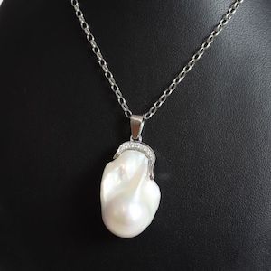 Jewellery manufacturing: Modern Handmade Diamond and Cultured Pearl Pendant