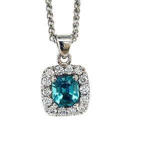 18k White Gold 0.83ct Lagoon Tourmaline & Diamonds Cluster Pendant