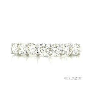 9k White Gold 7st Diamonds Ring