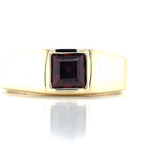 'Lucas' 9k Yellow Gold 1.21ct Garnet Ring