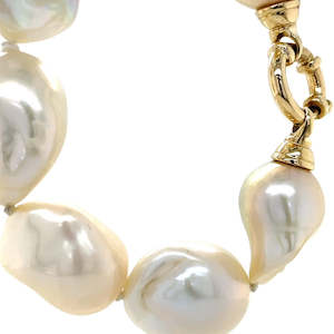 Watch: 9K Yellow Gold White FW Baroque Pearl Necklace