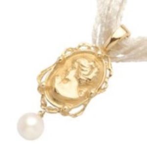 Watch: 9K Yellow Gold French Cameo & Pearl Enhancer Pendant