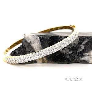 18kYellow Gold 2ct Diamonds Hinged Bangle