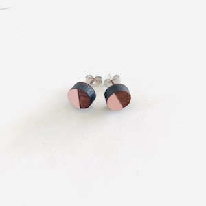 Rimu circle studs - MINI- Pink