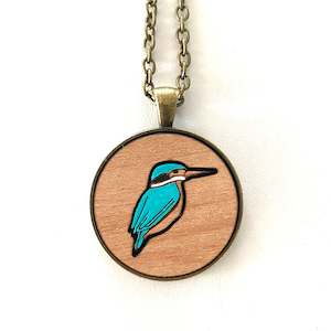 Design services: Kingfisher/kōtare Rimu necklace