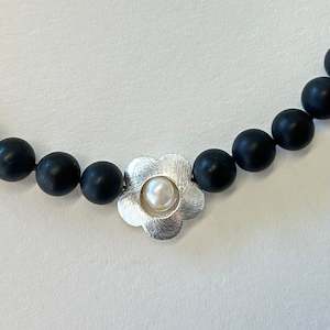 Jewellery: Daisy Pearl Necklace