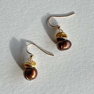 Brown Pearl Gold Wave Earrings