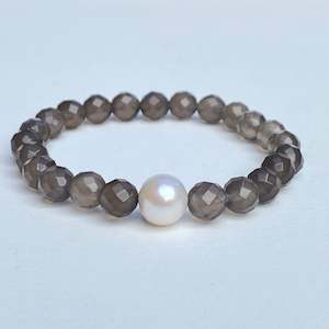 Jewellery: Serenity Pearl Bracelet- Grey Agate