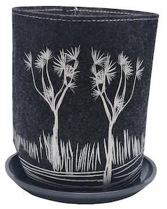 cabbage trees on dark grey nzjlfb41