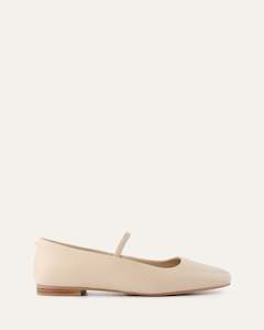 AVERY CASUAL FLATS SAND LEATHER