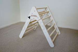 Engineering drafting: Pikler Triangle Climber – White