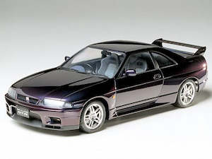 Building Assembly Projects For Young Old: TAMIYA 1/24 NISSAN SKYLINE GTR