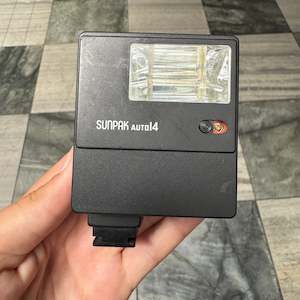 Latest Arrivals: Sunpak Auto 14 Flash