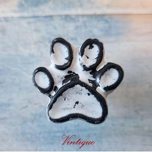 Distressed White Cast Iron "Paw Print" furniture Knob 38mm x 36mm