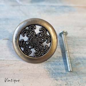 Sylvian Old gold celtic style knobs (set of 7) As new