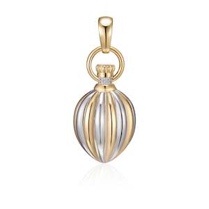 Jewellery: Gold Arabian Nights Pendant