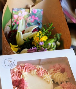 Deluxe Cakes- Cake Bento Box and Blooms - Kakariki Flowers