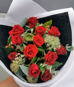 Valentines Day - Romantic Red Roses - Kakariki Flowers